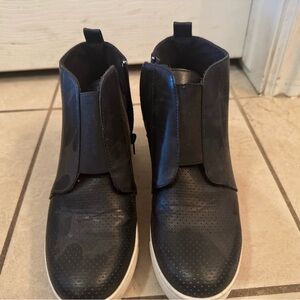 Black and Blue High-Top Sneakers with Textured Fabric